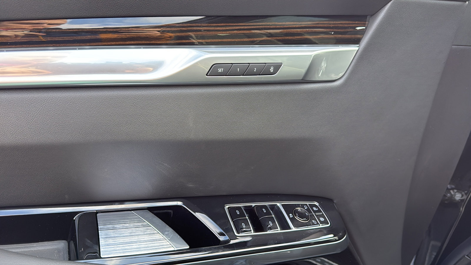 New 2026 Cadillac Escalade Luxury image 11