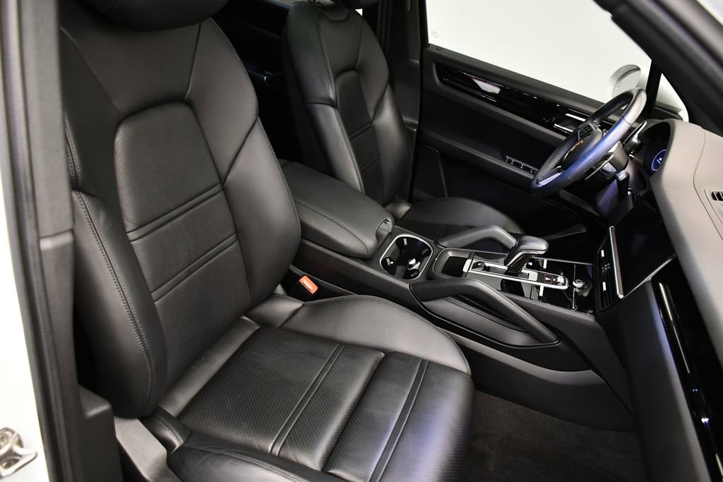 Used 2022 Porsche Cayenne image 51