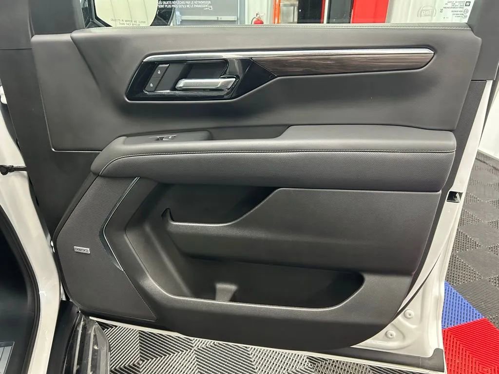 Used 2025 Chevrolet Tahoe Premier image 21