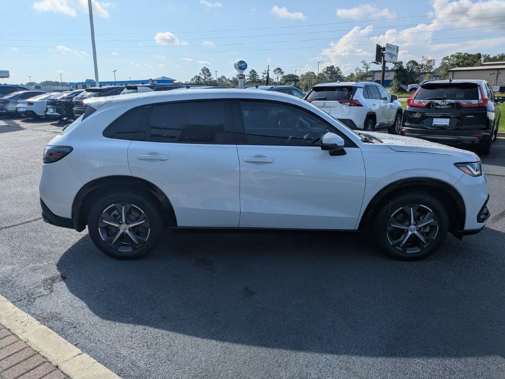 Used 2023 Honda HR-V EX-L image 4