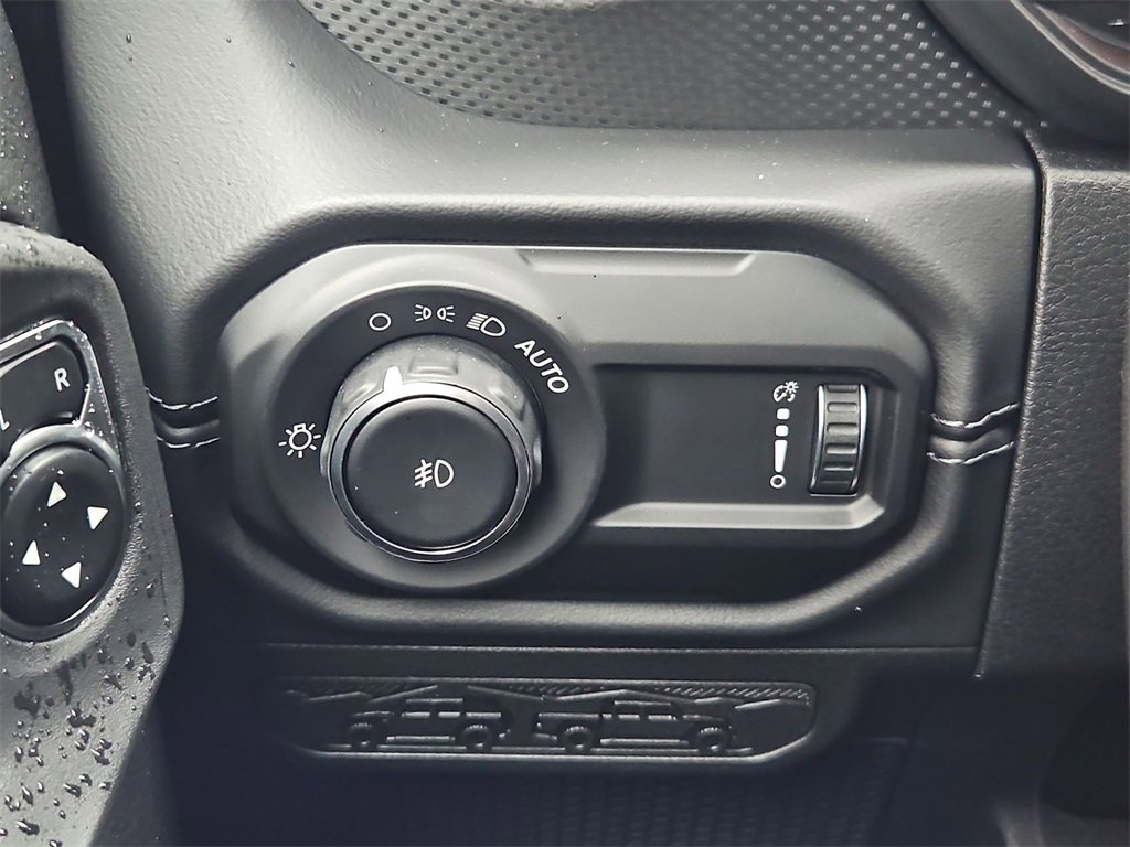 New 2025 Jeep Wrangler Unlimited Rubicon 392 image 18
