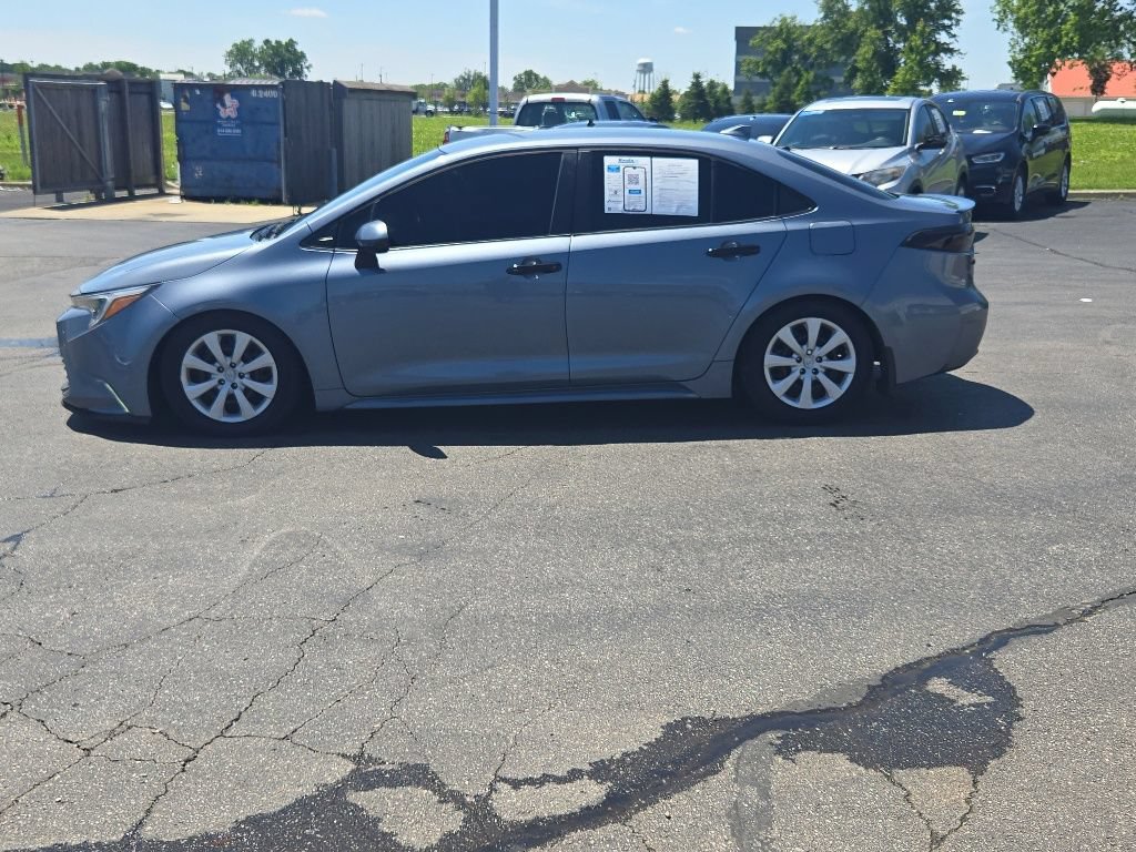 Used 2024 Toyota Corolla LE w/ LE Convenience Package FWD image 4