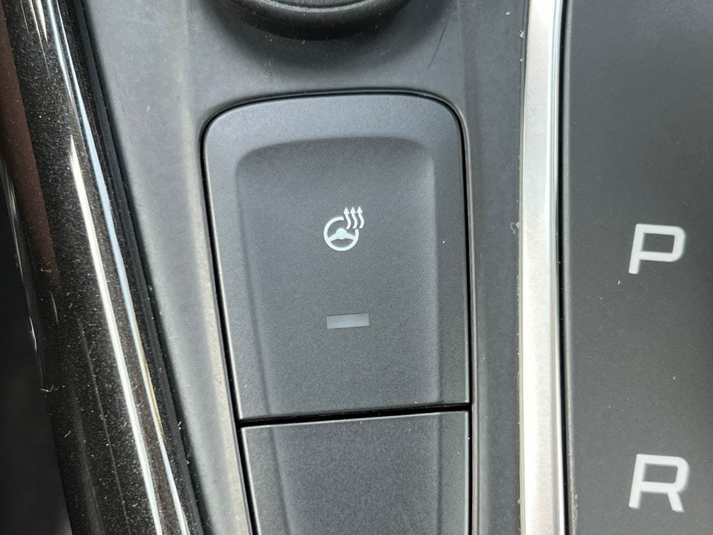 Used 2018 Ford Focus Titanium w/ Titanium Technology Package FWD image 27
