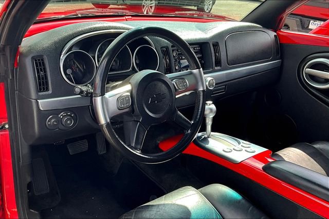 Used 2004 Chevrolet SSR w/ Preferred Equipment Group image 13