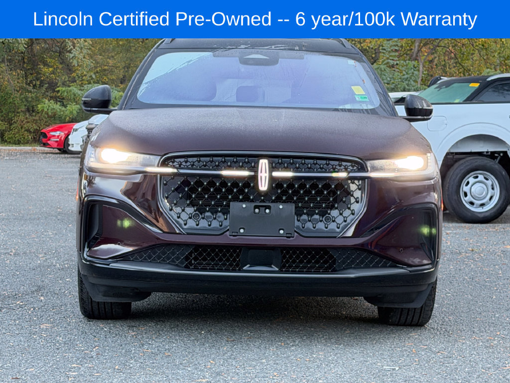 Used 2025 Lincoln Nautilus Reserve w/ Jet Appearance Package AWD/4WD image 2
