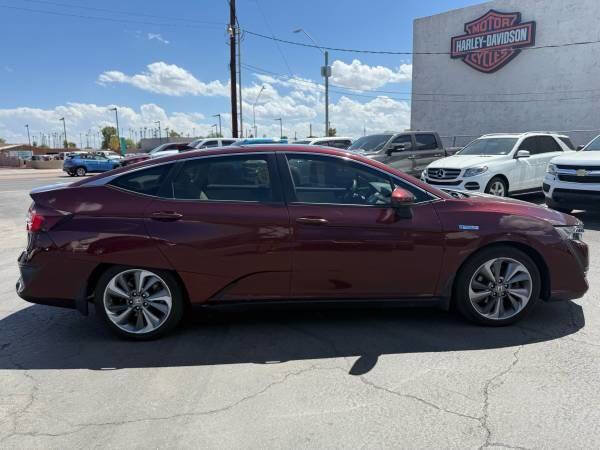 Used 2018 Honda Clarity Base 4dr Sedan image 2