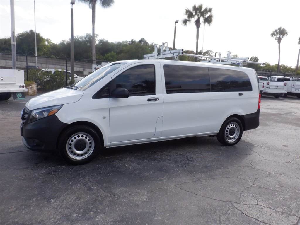 Used 2023 Mercedes-Benz Metris image 2