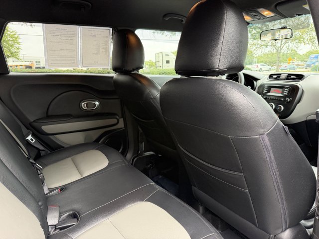 Used 2015 Kia Soul FWD image 29