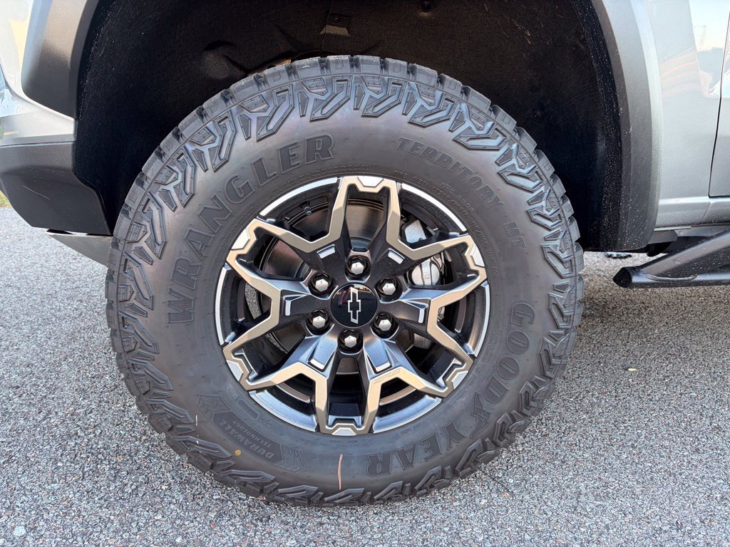 New 2026 Chevrolet Colorado ZR2 w/ Technology Package AWD/4WD image 12