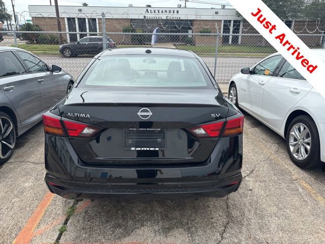 Used 2024 Nissan Altima 2.5 SV FWD image 12