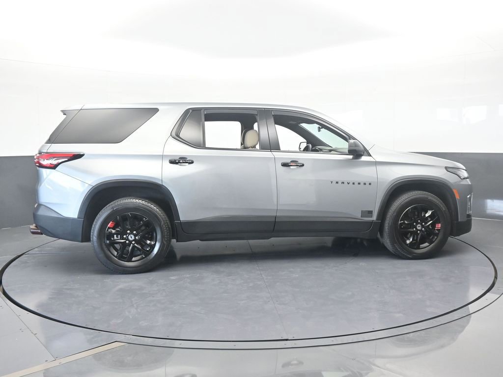Used 2023 Chevrolet Traverse LS image 7