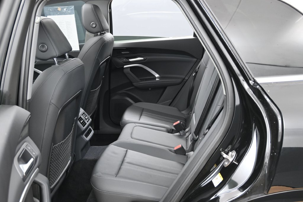 Used 2025 Audi Q5 Premium Plus w/ Premium Plus AWD/4WD image 25