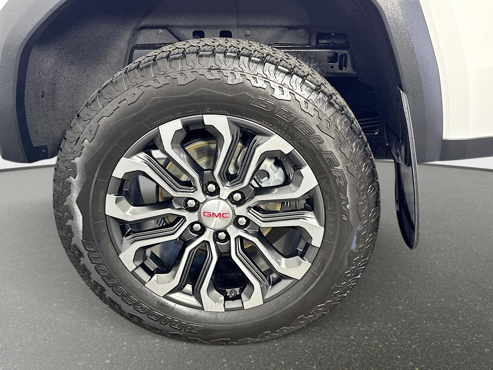 Used 2024 GMC Canyon Denali image 33