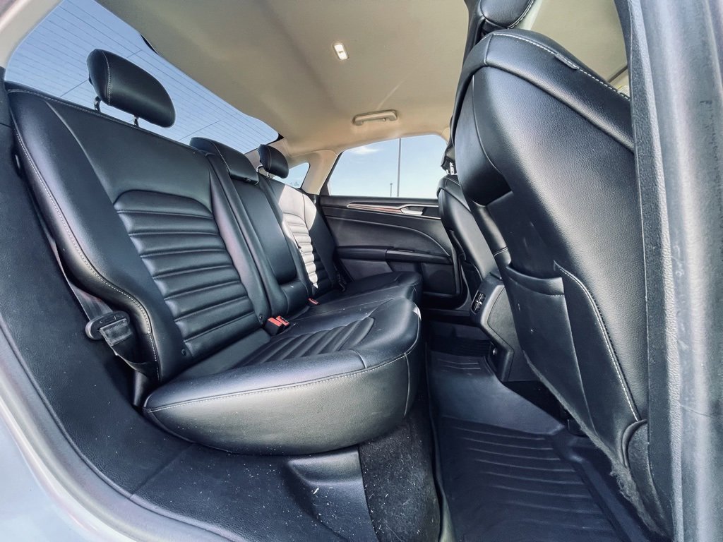 Used 2019 Ford Fusion SEL image 26