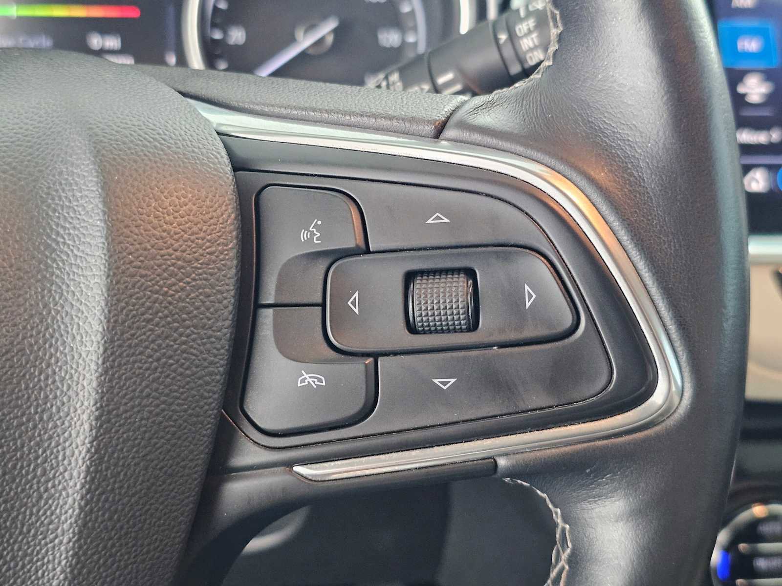 Used 2020 Buick Encore GX Essence w/ Experience Buick Package image 28