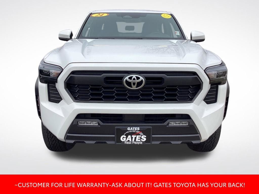 Used 2024 Toyota Tacoma TRD Off-Road AWD/4WD image 2