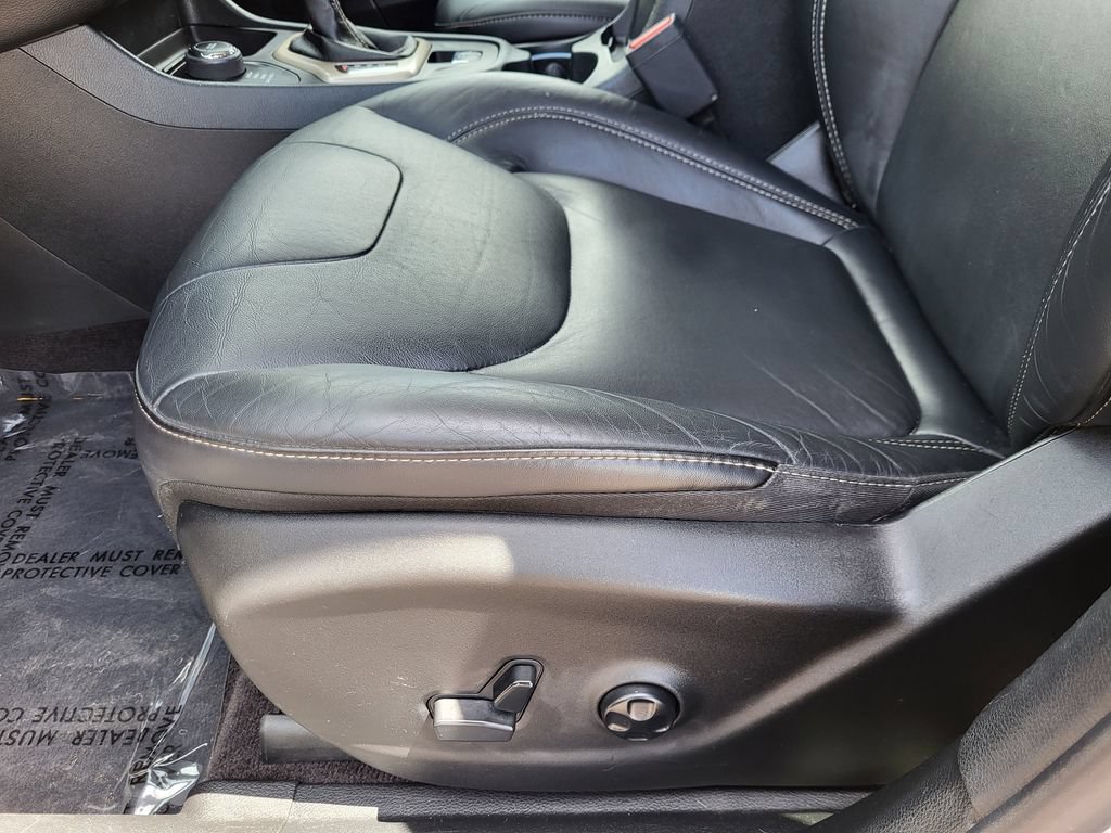 Used 2016 Jeep Cherokee Limited AWD/4WD image 15