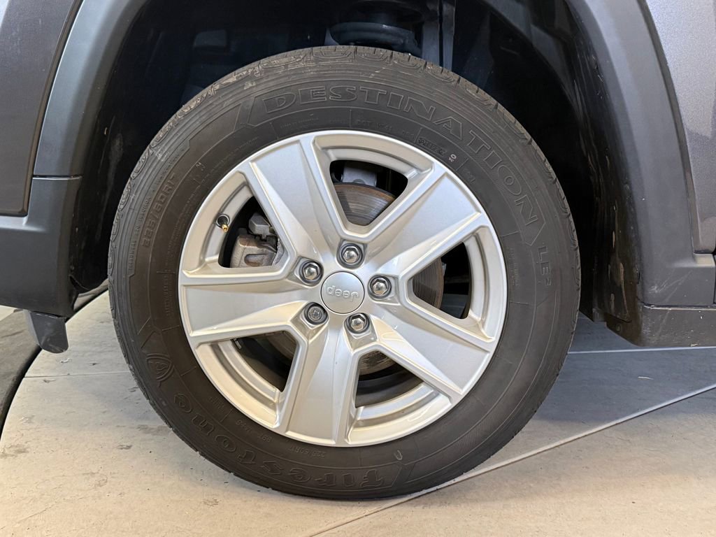 Used 2022 Jeep Compass Latitude AWD/4WD image 26