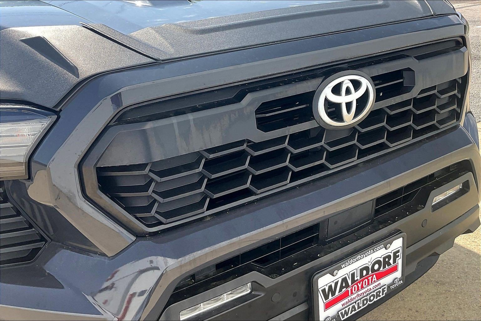 Used 2024 Toyota Tacoma TRD Sport w/ TRD Sport Upgrade Package image 34