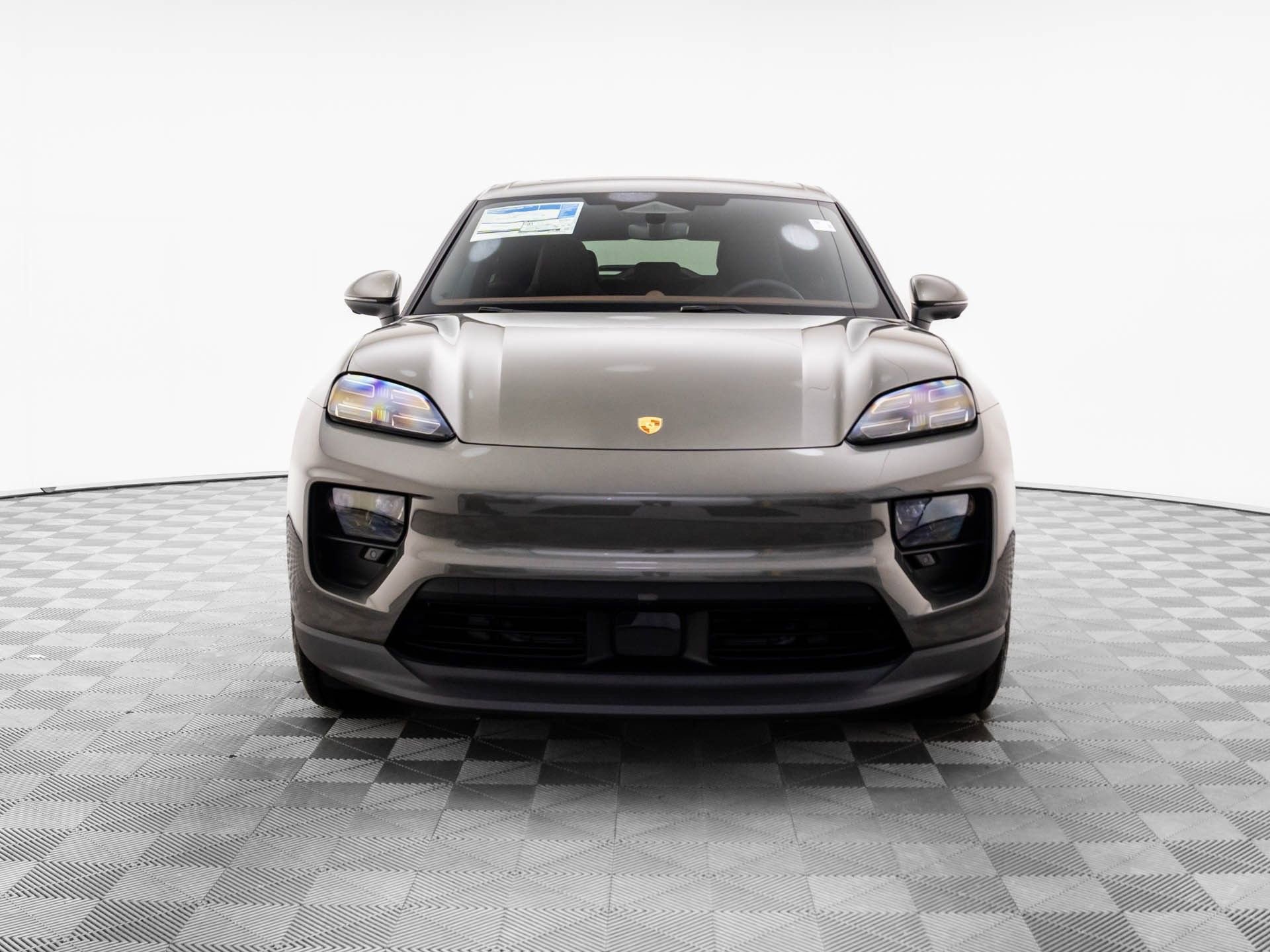 New 2025 Porsche Macan 4S Electric image 9
