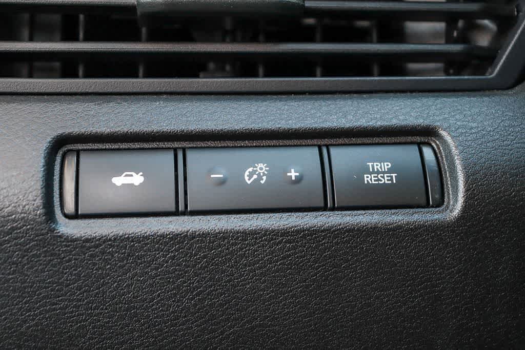 Used 2024 Nissan Altima 2.5 SV FWD image 24