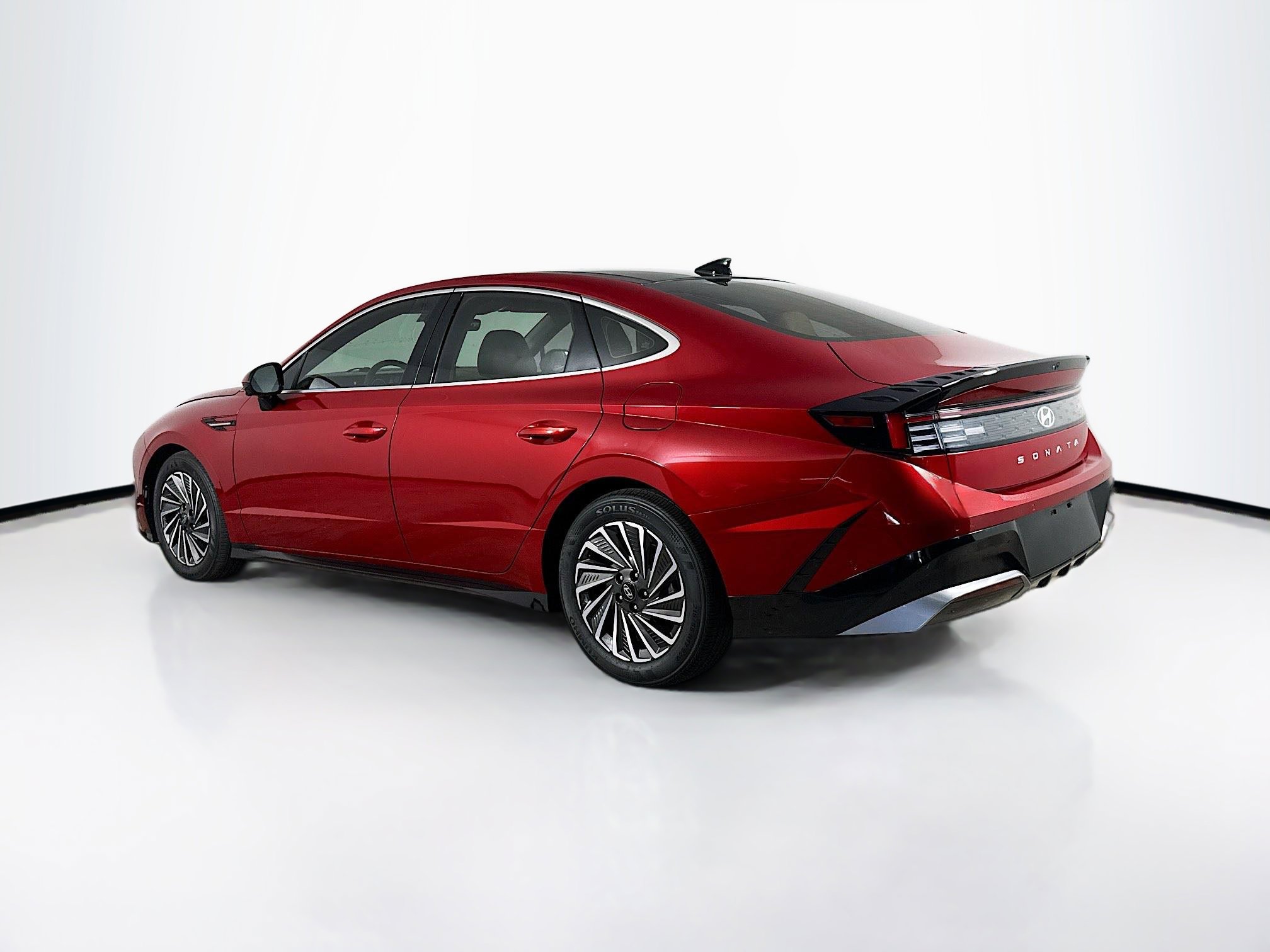Used 2025 Hyundai Sonata Limited FWD image 31