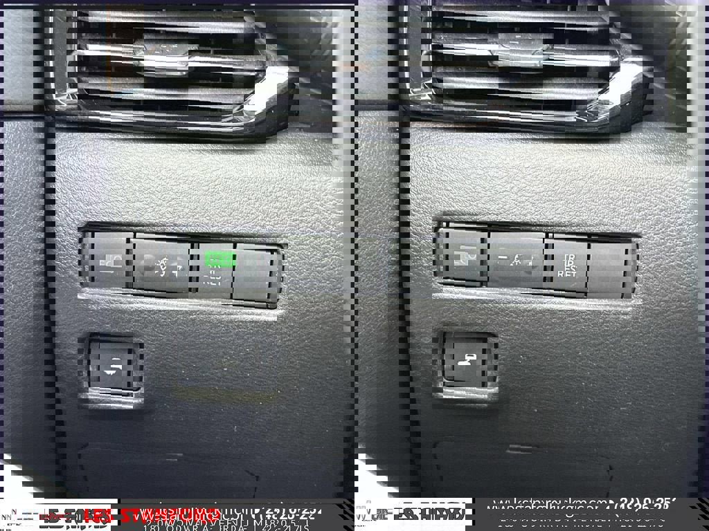 Used 2022 Nissan Sentra SR w/ SR Premium Package image 27