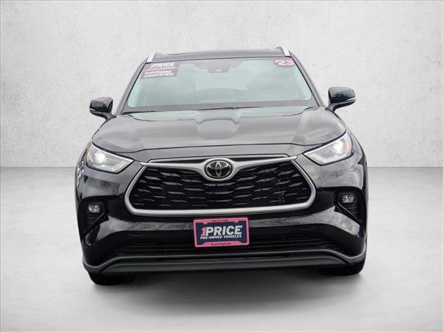 Used 2023 Toyota Highlander XLE image 2
