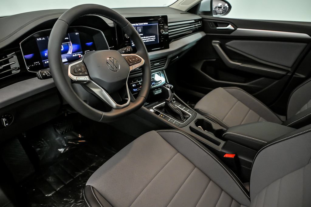 New 2026 Volkswagen Jetta SE FWD image 6