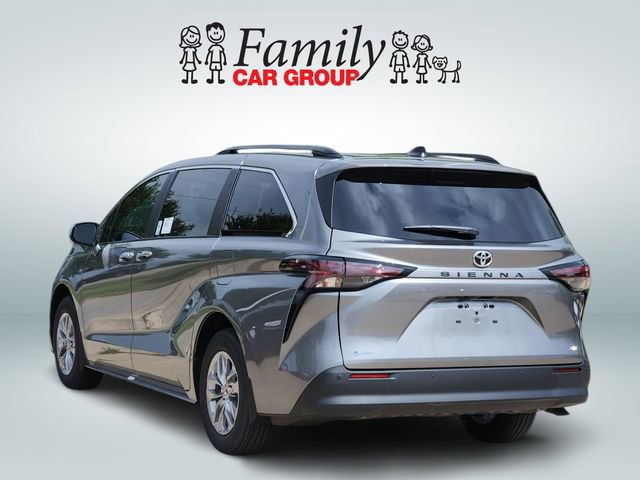 New 2026 Toyota Sienna XLE FWD image 3