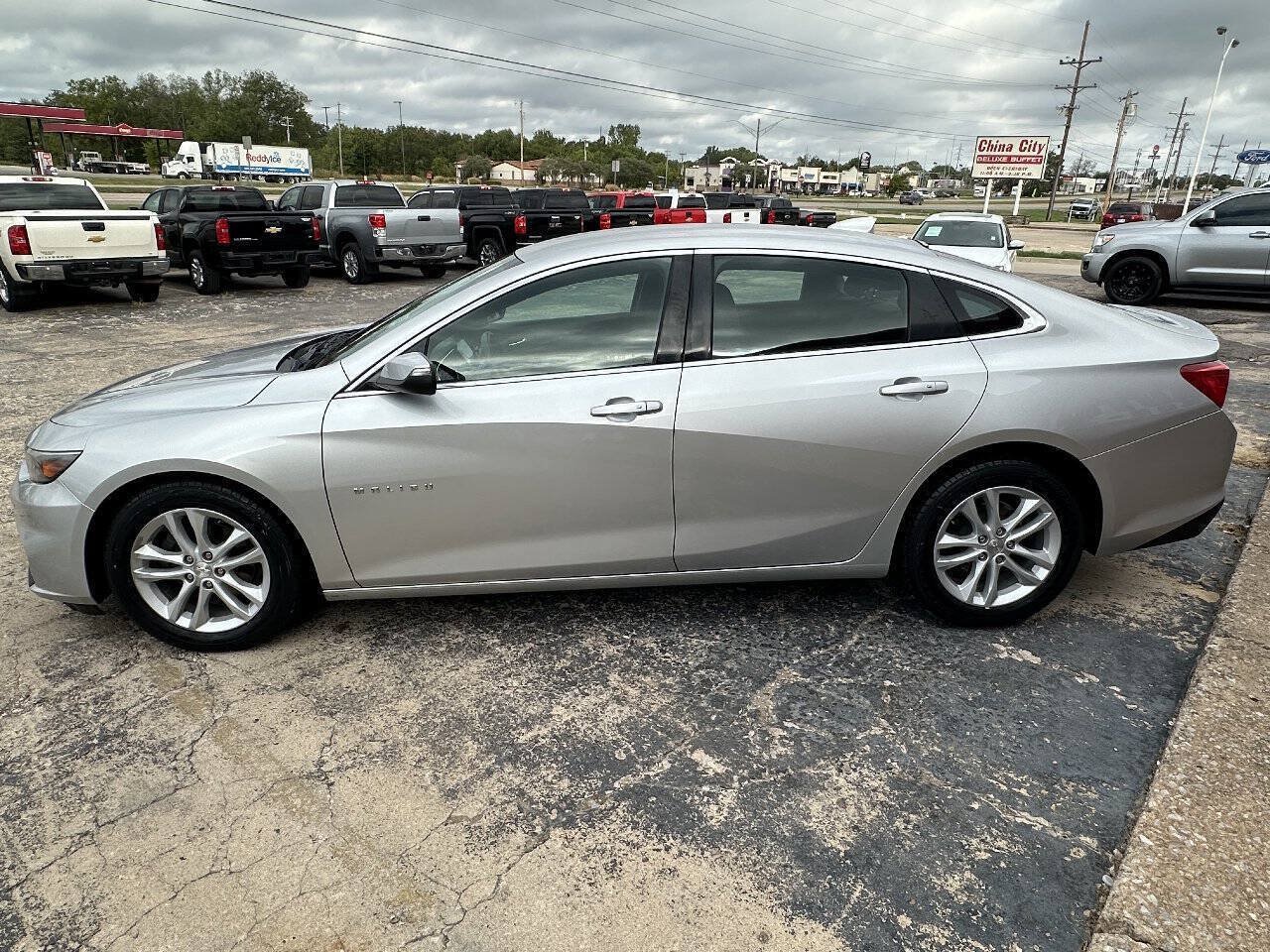 Used 2018 Chevrolet Malibu LT FWD image 5