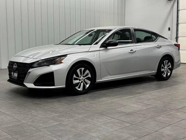 Used 2024 Nissan Altima 2.5 S FWD image 5