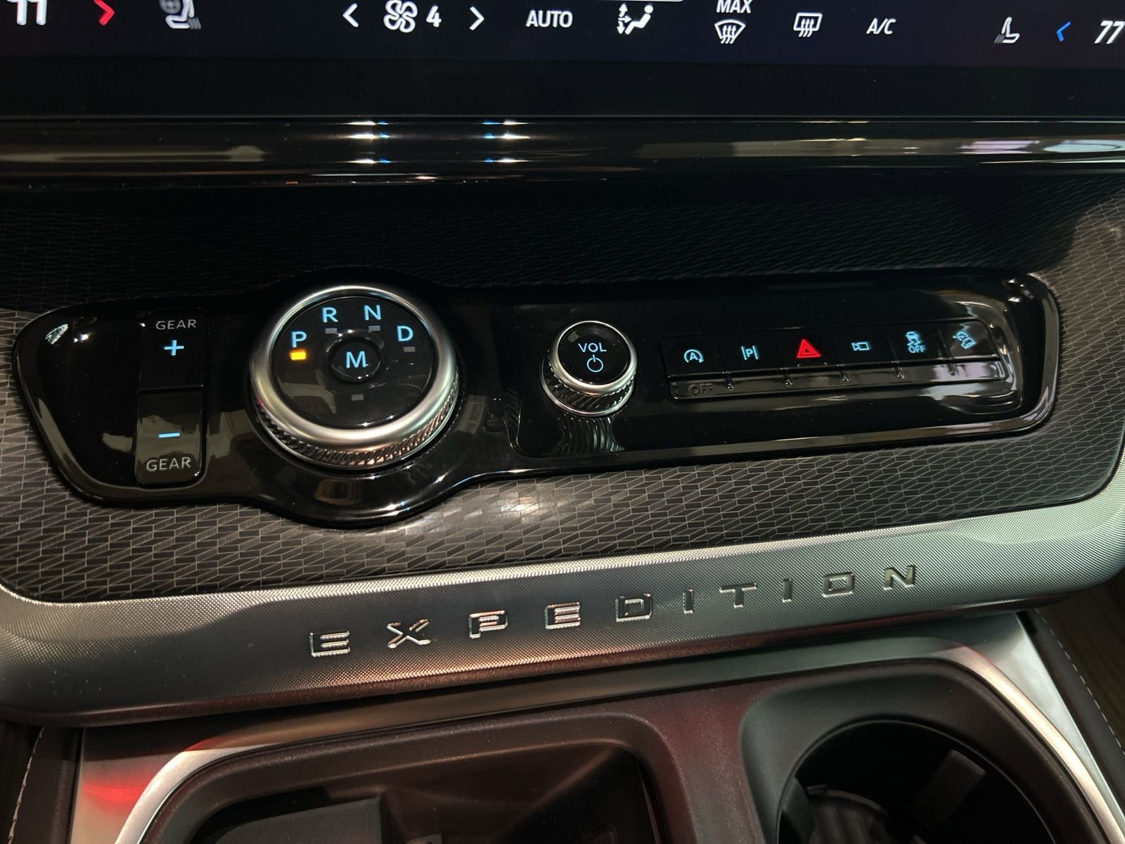 Used 2025 Ford Expedition Max Platinum w/ Stealth Appearance Package image 30