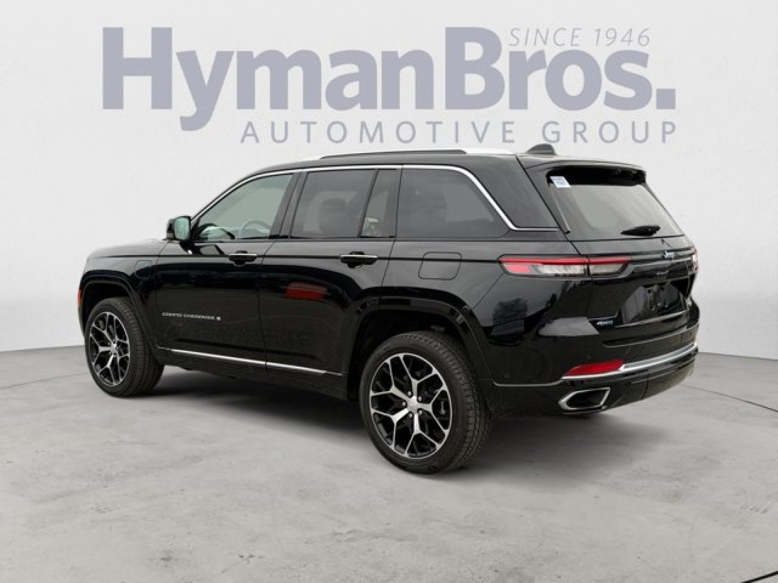 Used 2022 Jeep Grand Cherokee Summit AWD/4WD image 5