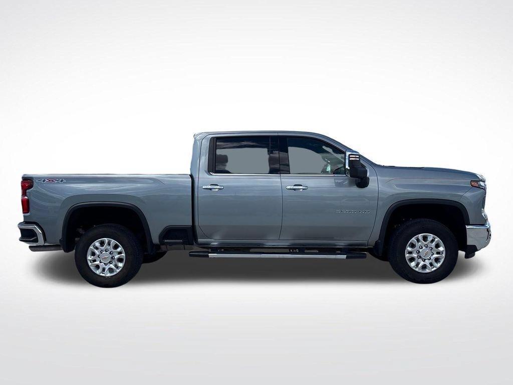 Used 2024 Chevrolet Silverado 3500 LTZ AWD/4WD image 9