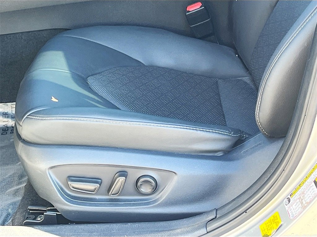 Used 2021 Toyota Camry XSE image 18