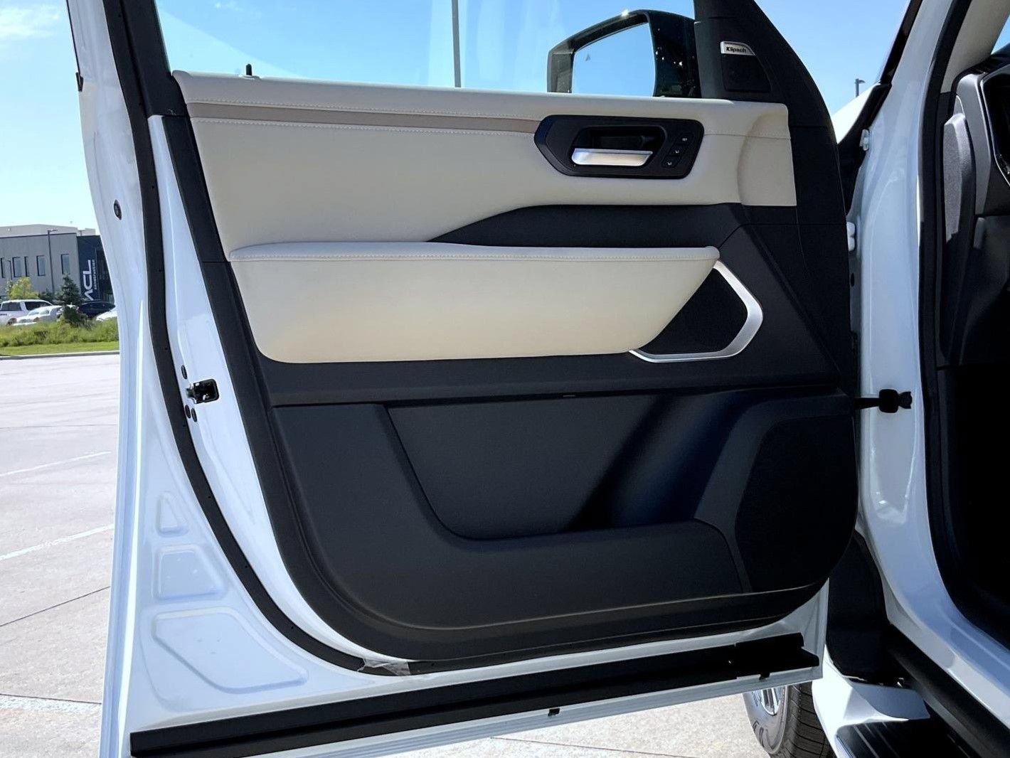 New 2026 Nissan Armada Platinum Reserve AWD/4WD image 9