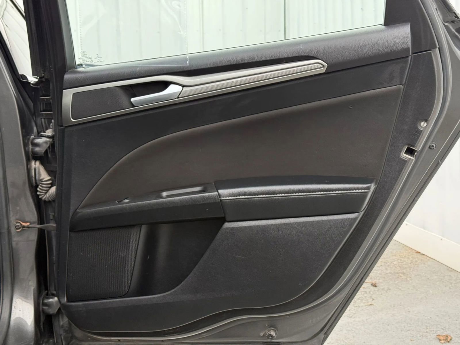 Used 2018 Ford Fusion SE w/ Fusion SE Technology Package image 15