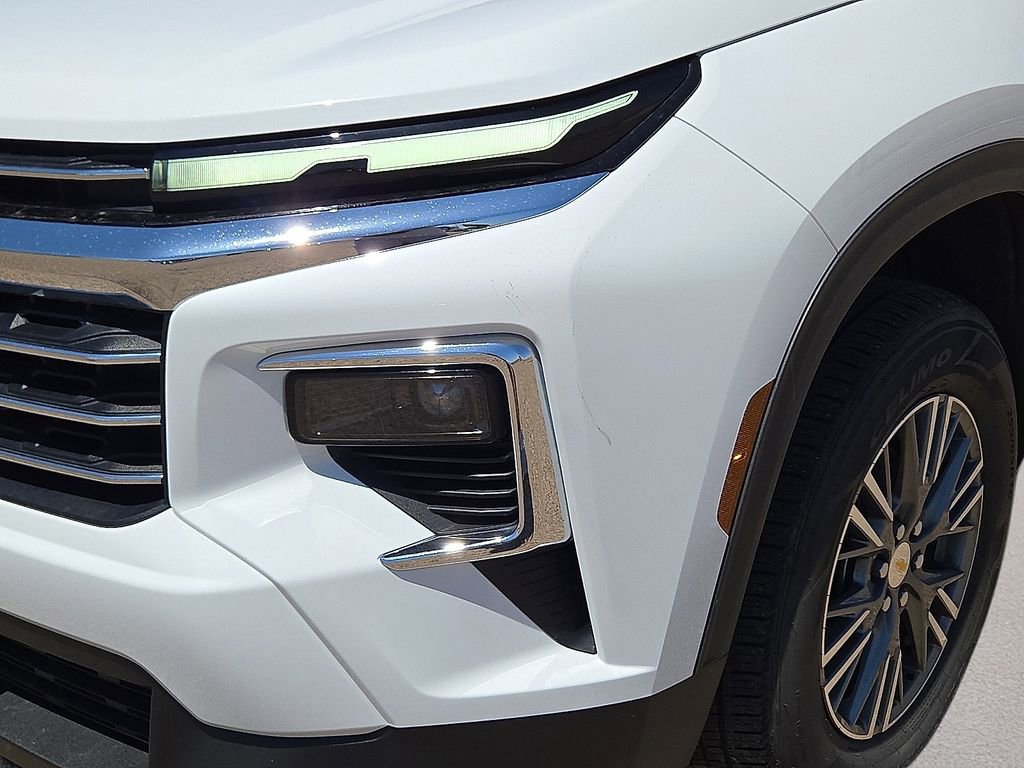 Used 2024 Chevrolet Traverse LT AWD/4WD image 9