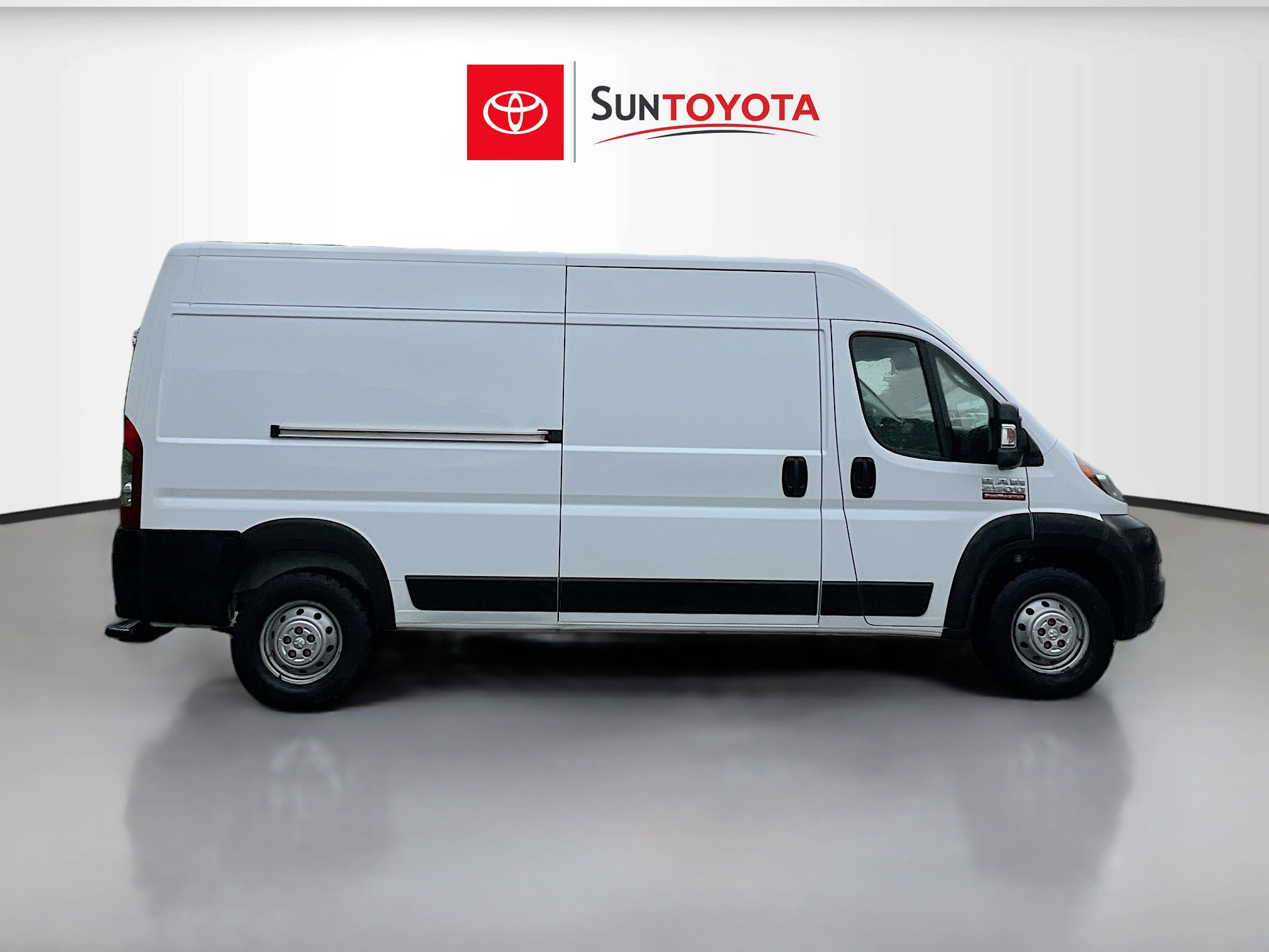 Used 2022 RAM ProMaster 2500 w/ Convenience Group image 2