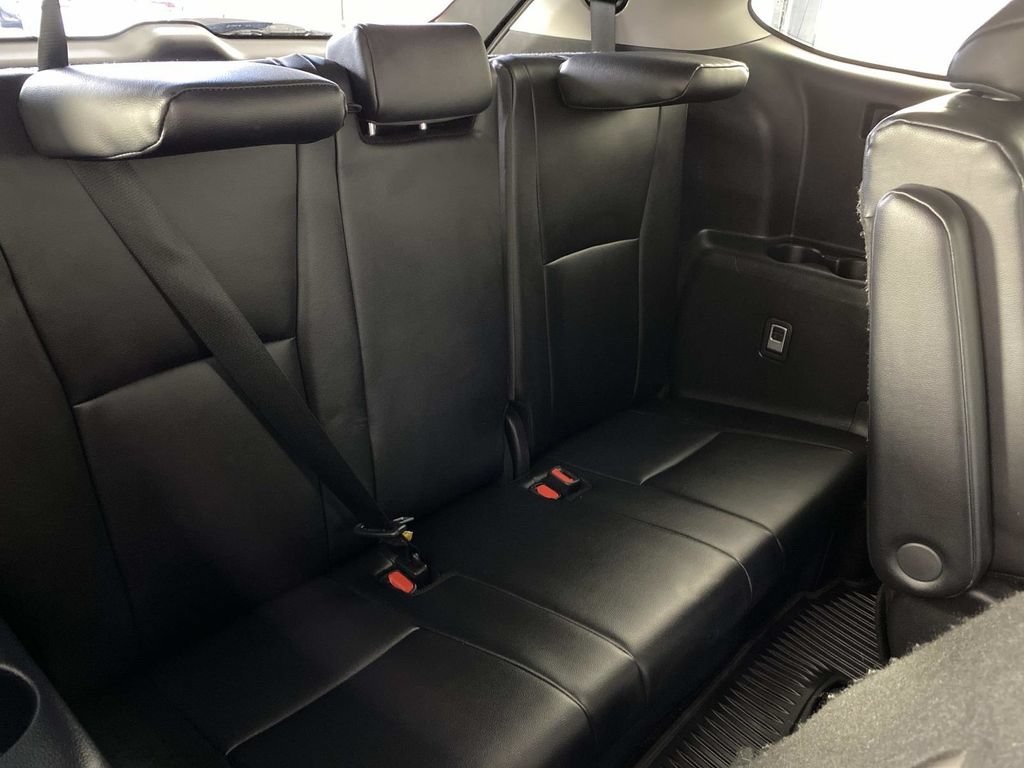 Used 2024 Toyota Highlander XLE AWD/4WD image 13