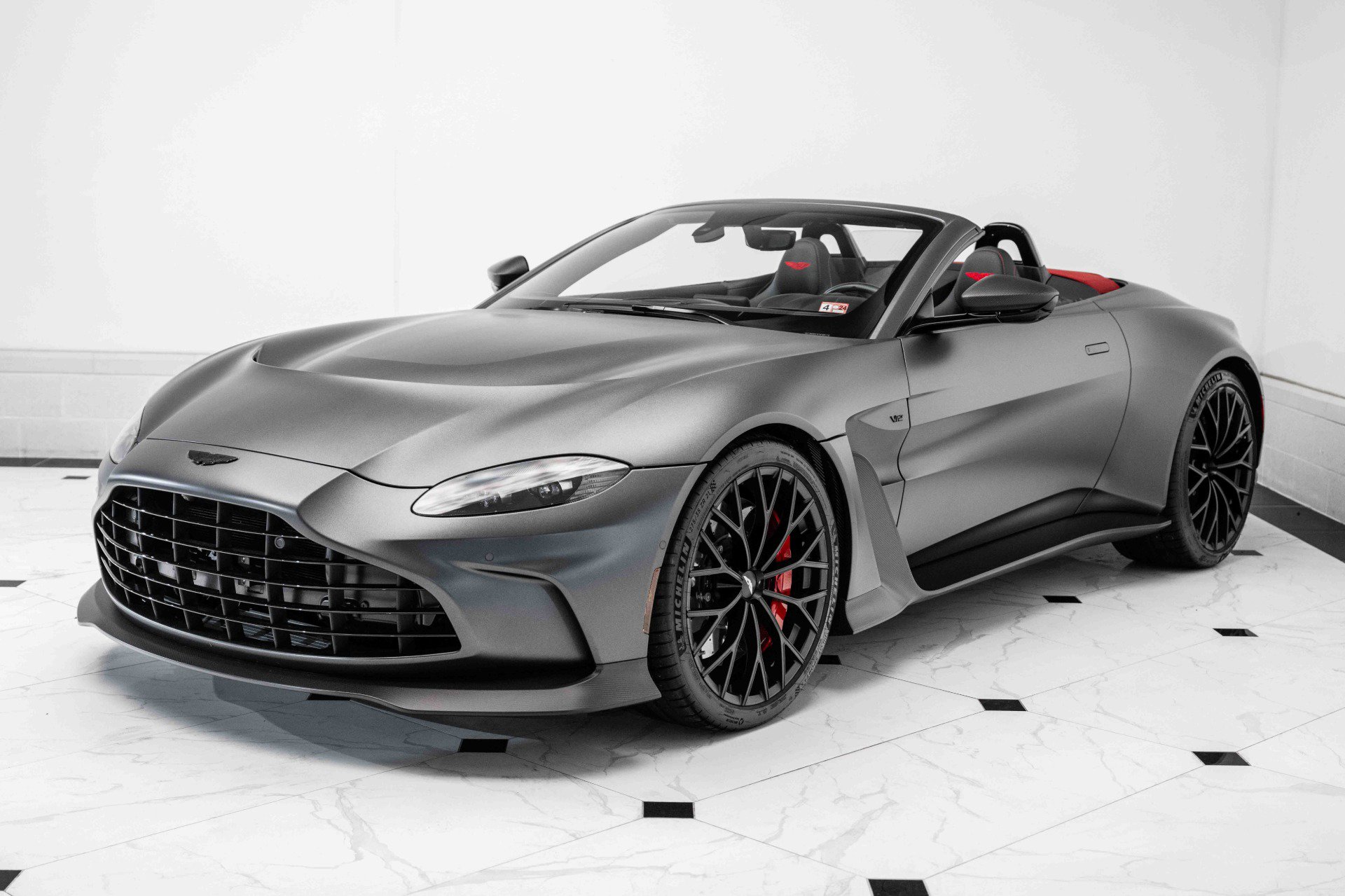 Used 2023 Aston Martin V12 Vantage Roadster image 34