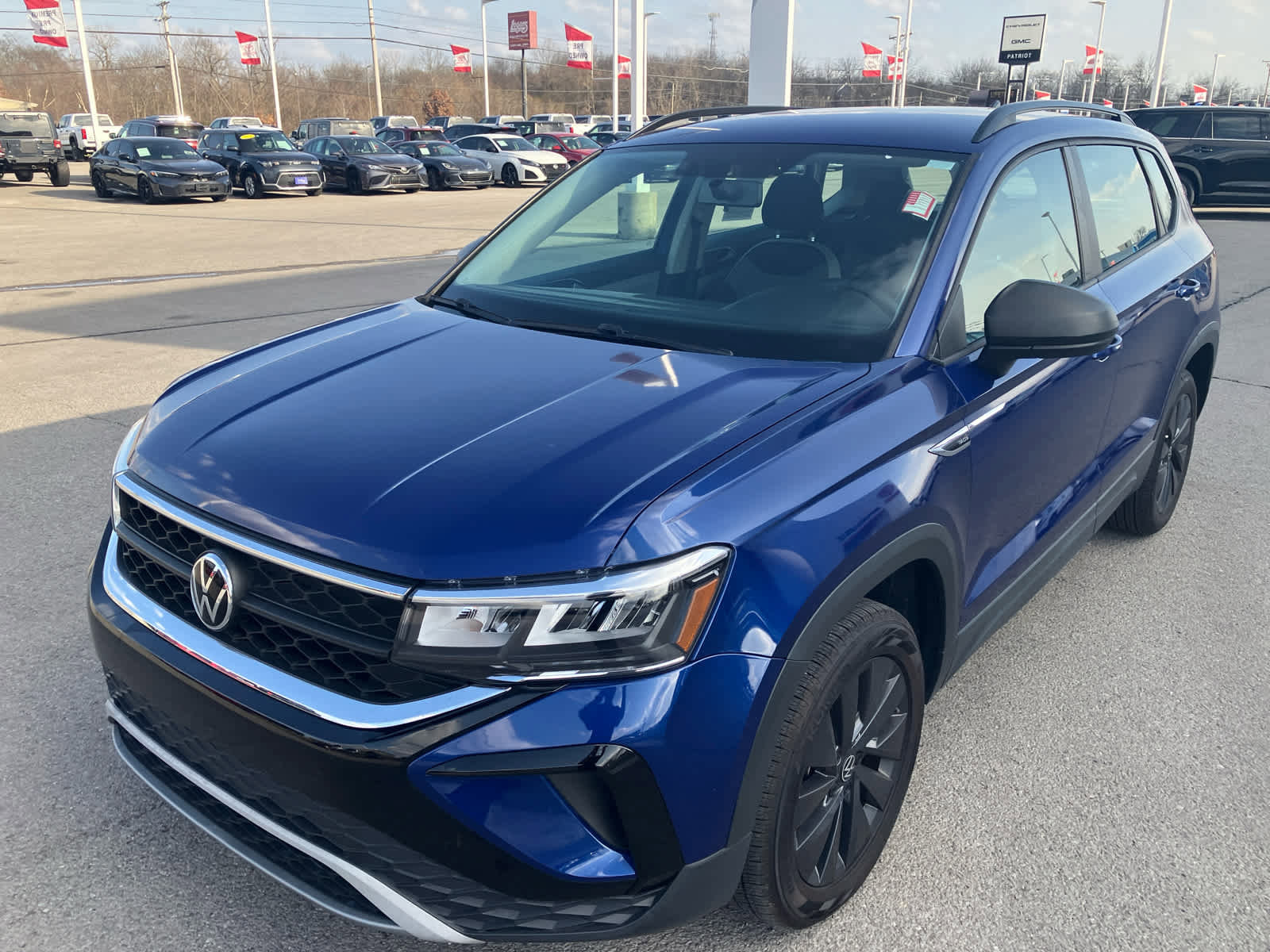 Used 2022 Volkswagen Taos S image 3