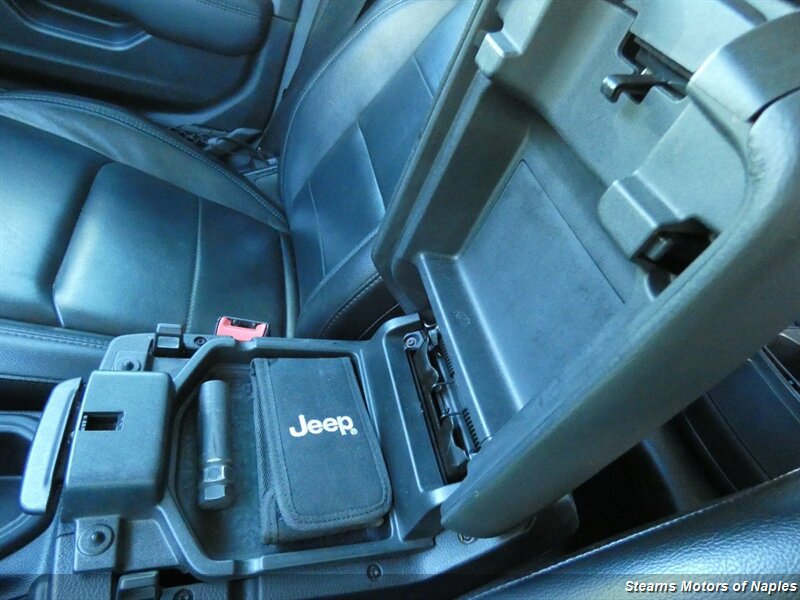Used 2020 Jeep Wrangler Unlimited Sahara AWD/4WD image 35