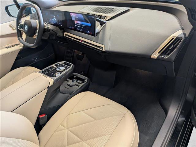 Used 2025 BMW iX xDrive50 AWD/4WD image 24