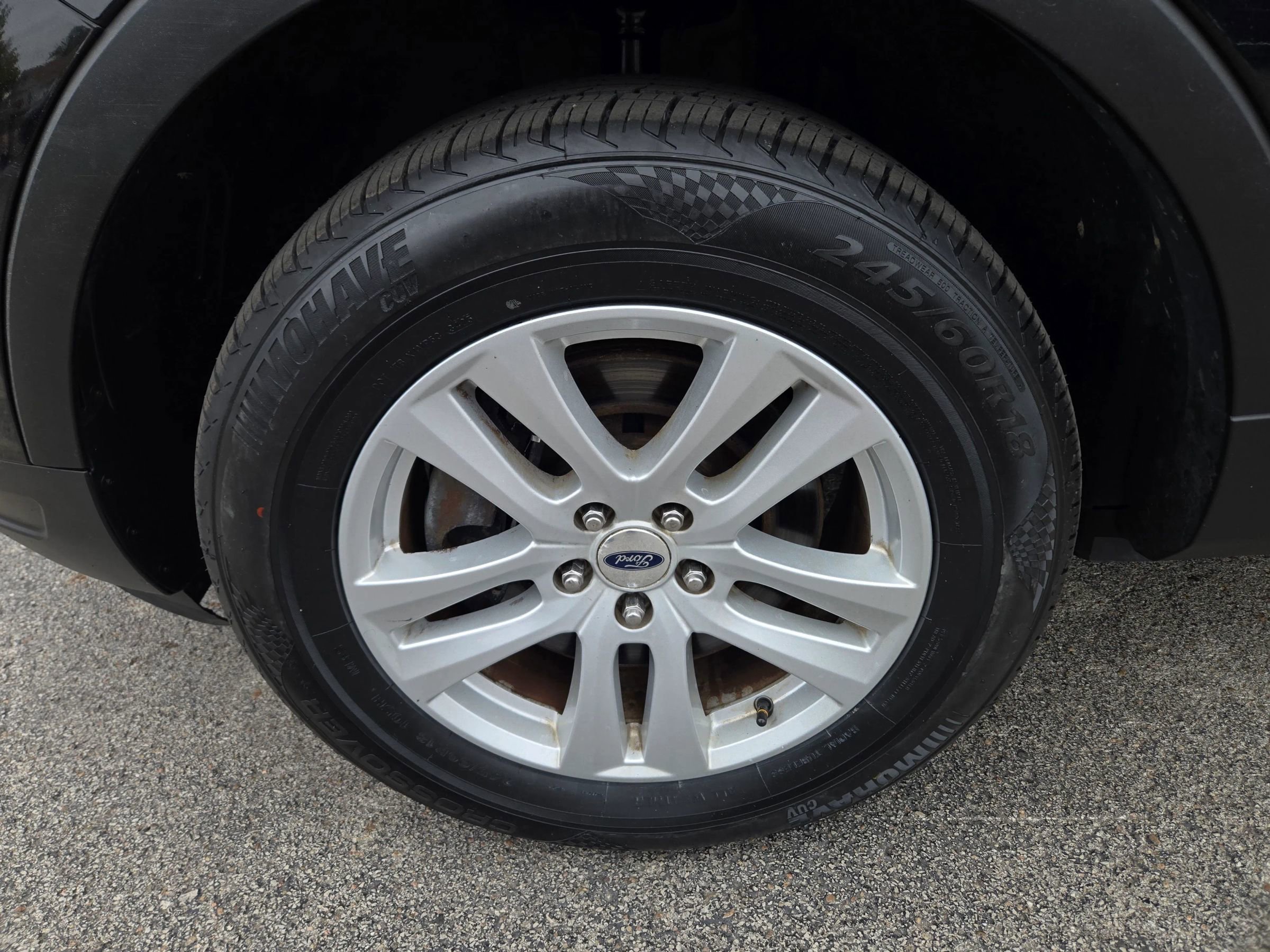 Used 2019 Ford Explorer XLT w/ Equipment Group 202A AWD/4WD image 24