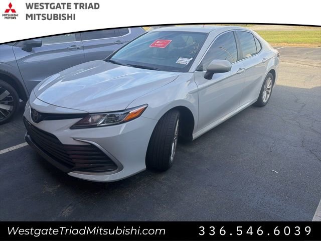 Used 2023 Toyota Camry LE image 4