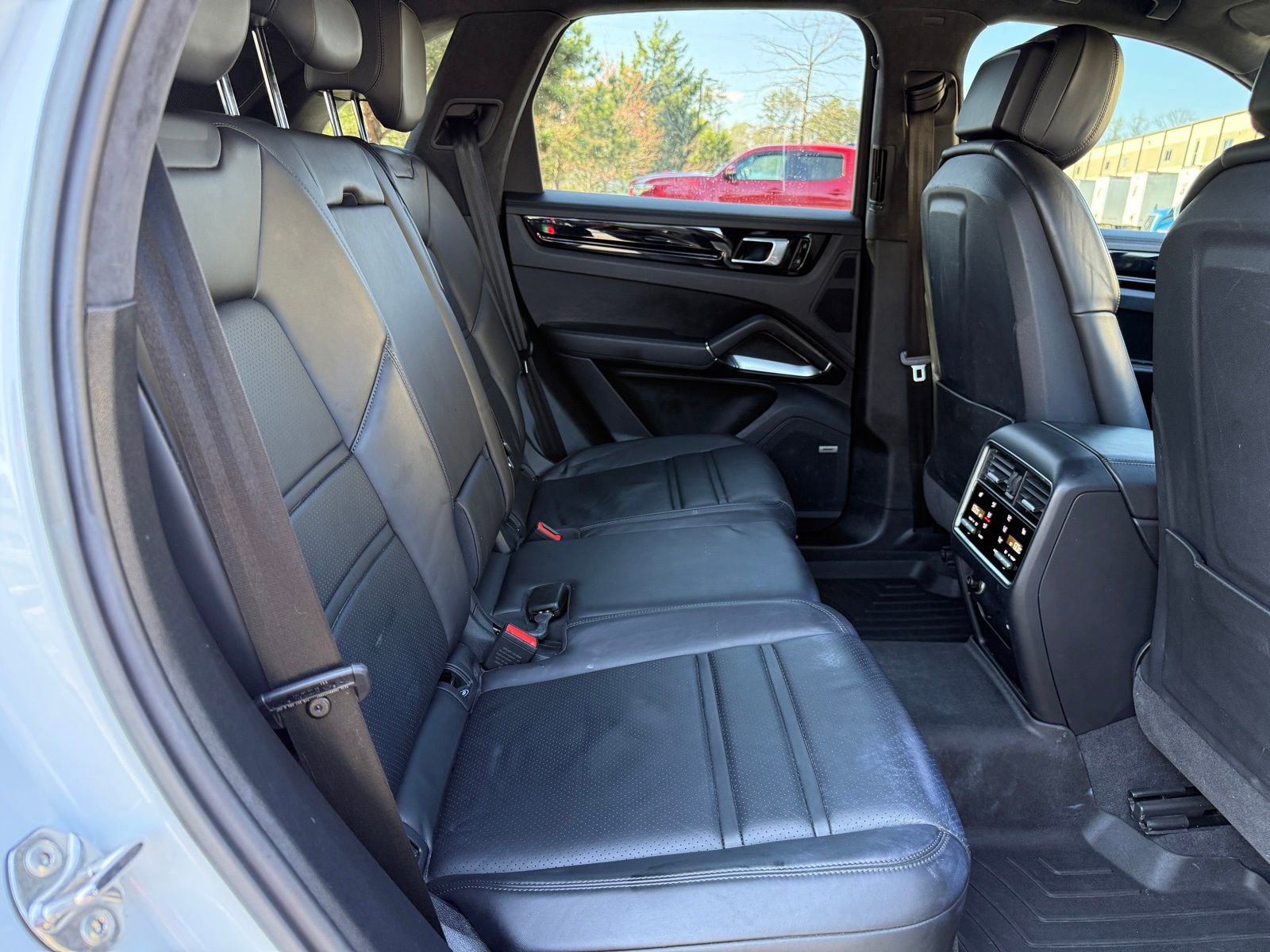 Used 2019 Porsche Cayenne Turbo image 40