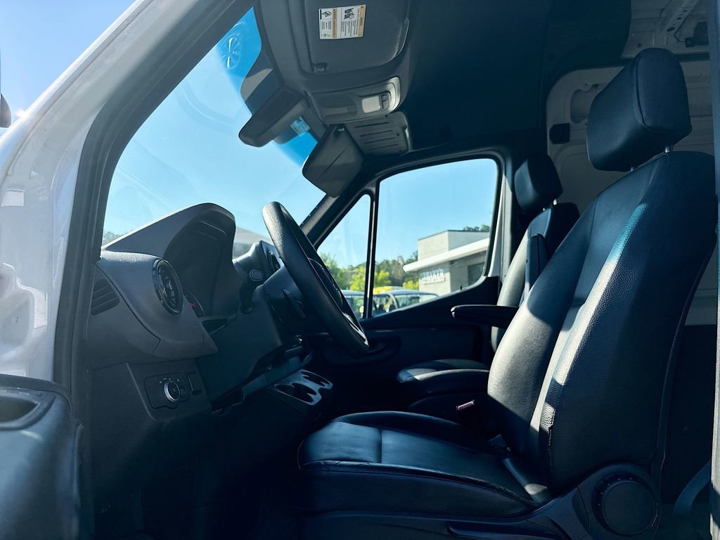 Used 2024 Mercedes-Benz Sprinter 2500 image 35