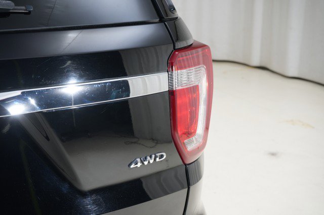 Used 2017 Ford Explorer XLT w/ Equipment Group 201A image 21